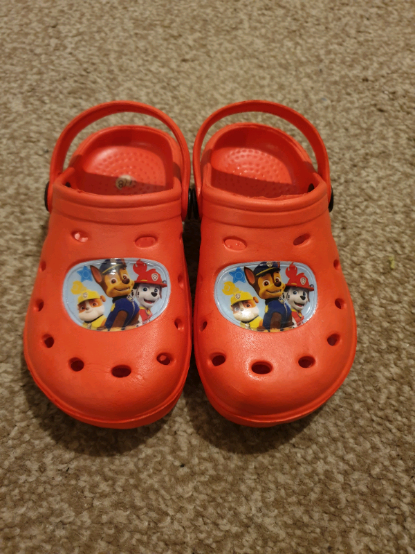 paw patrol crocs size 8